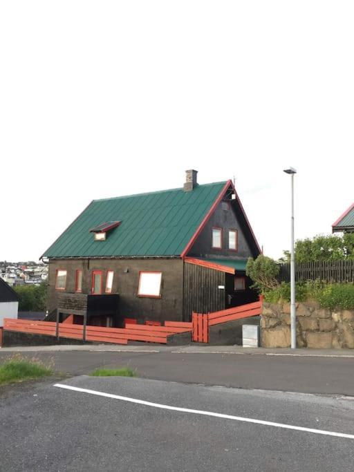 Apartment In The Center Of Torshavn, Free Parking. Bagian luar foto
